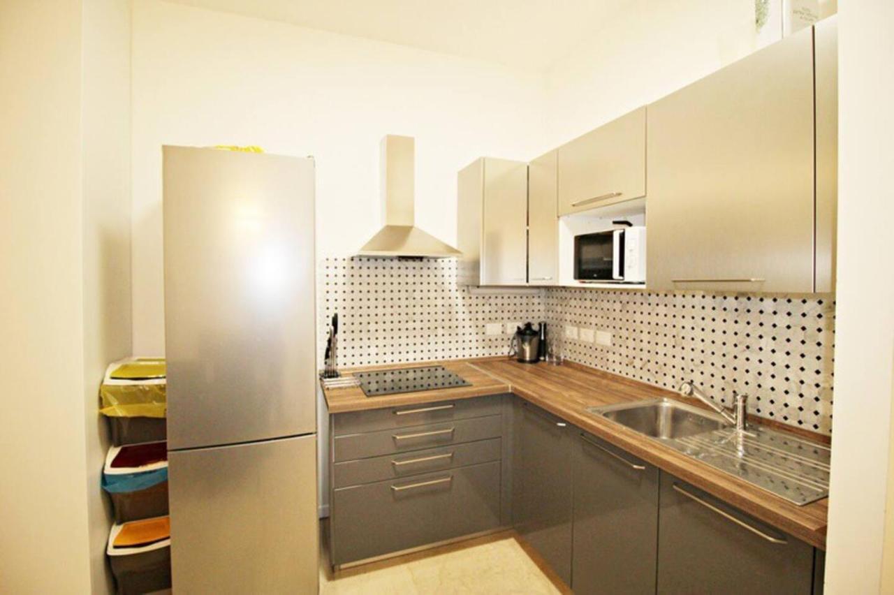 Ugo Bassi Lux Apartment Bologna Esterno foto