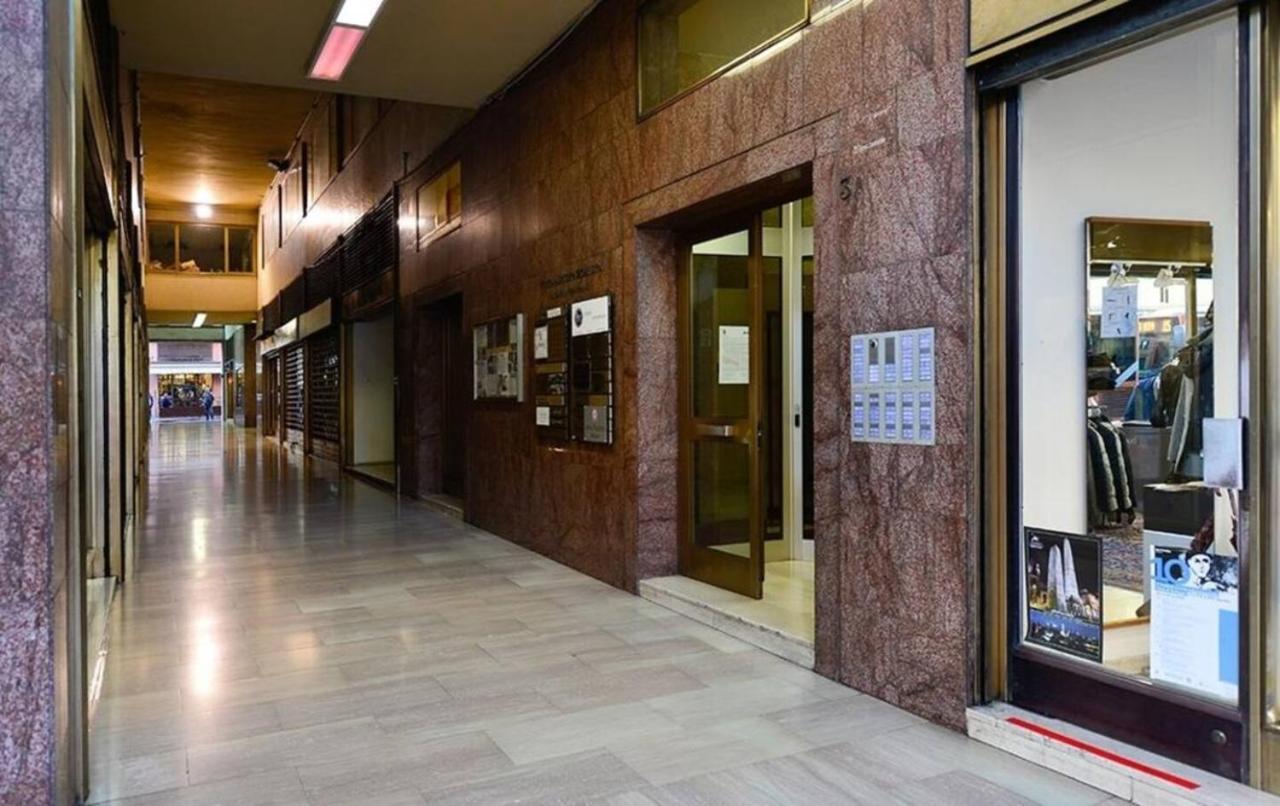 Ugo Bassi Lux Apartment Bologna Esterno foto