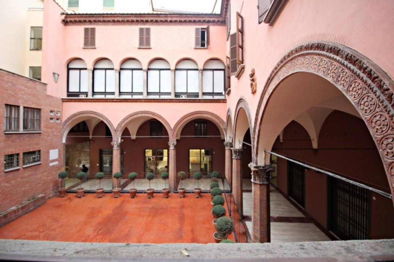 Ugo Bassi Lux Apartment Bologna Esterno foto