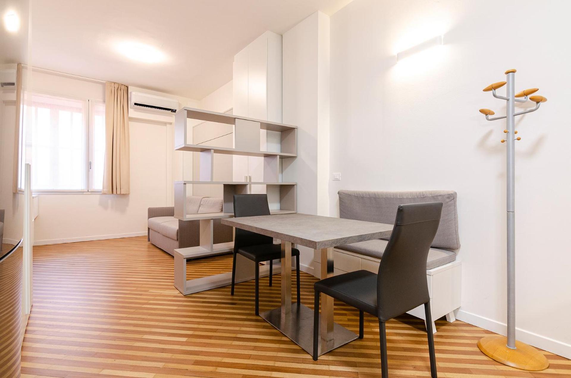 Ugo Bassi Lux Apartment Bologna Esterno foto